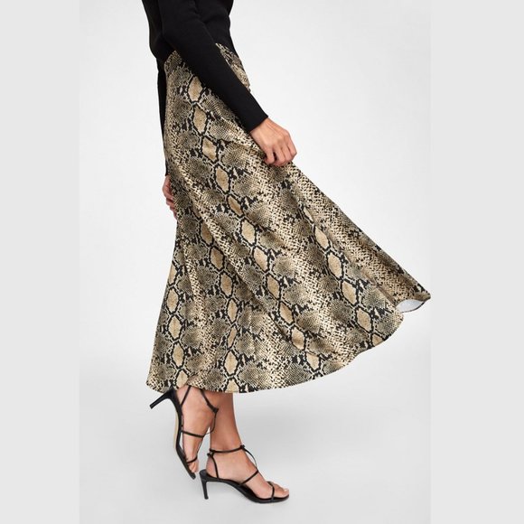 BLOGGER FAVE! ZARA Snakeskin Print Skirt - Picture 14 of 15